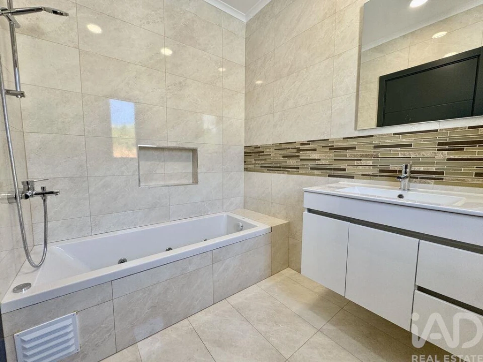 Moradia T3 para Venda em Lagos (São Sebastião e Santa Maria) Foto 16