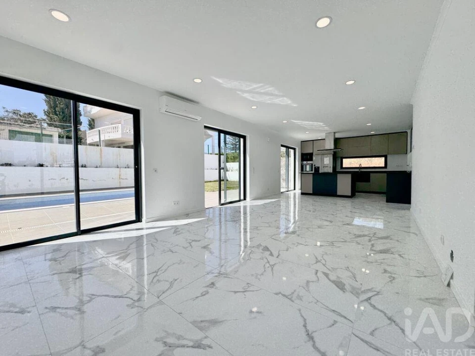 Moradia T3 para Venda em Lagos (São Sebastião e Santa Maria) Foto 13