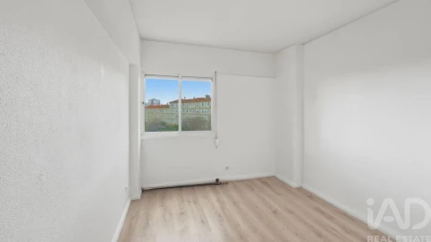 Apartamento T3 para Arrendamento em Olivais