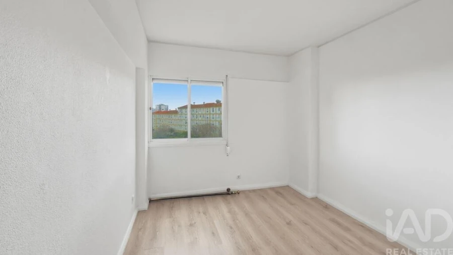 Apartamento T3 para Arrendamento em Olivais Foto 8