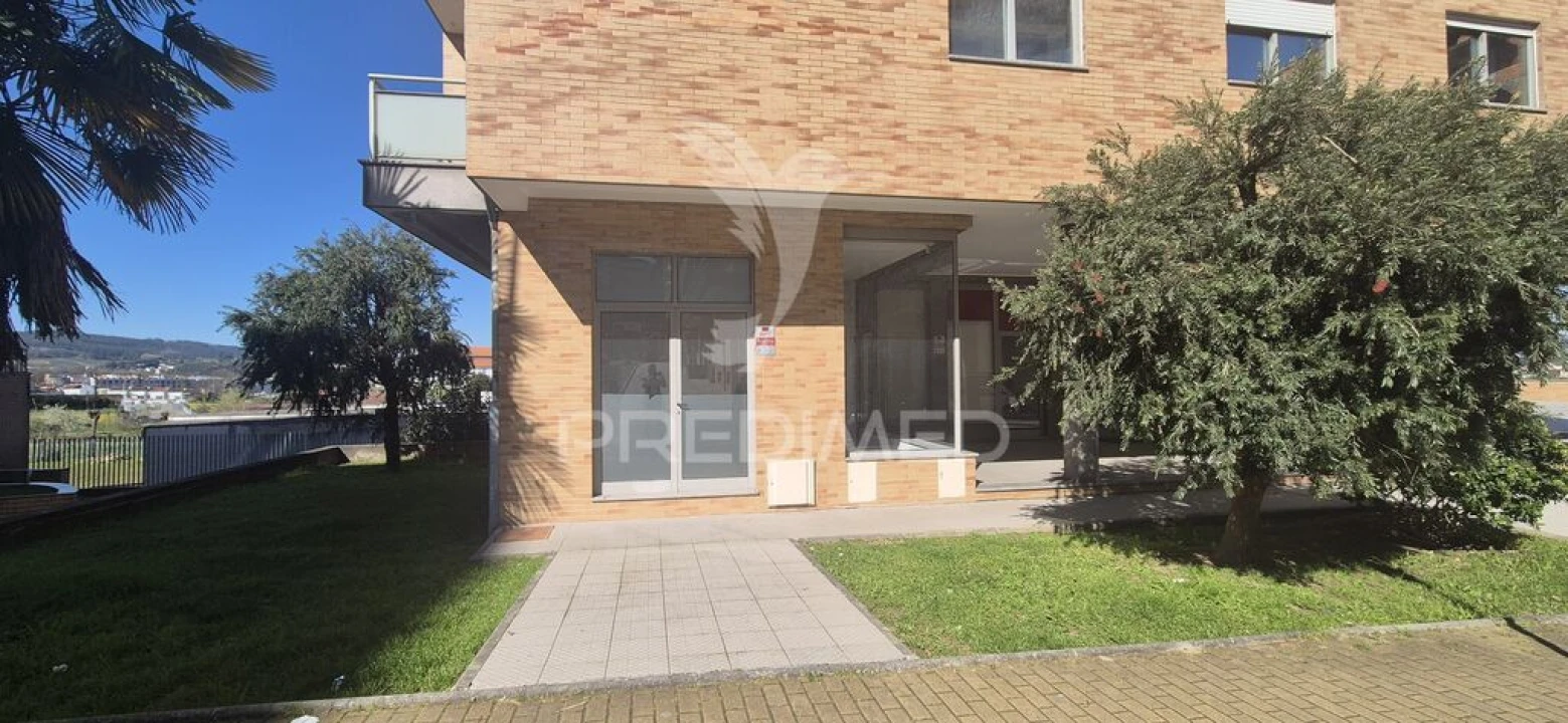 Loja para Venda em Real, Dume e Semelhe Foto 2