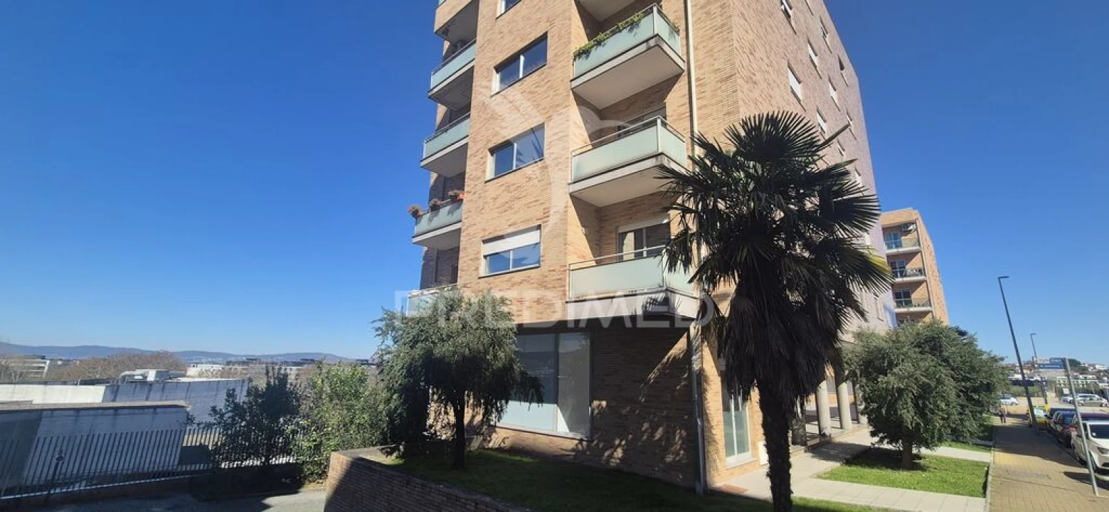 Loja para Venda em Real, Dume e Semelhe Foto 4