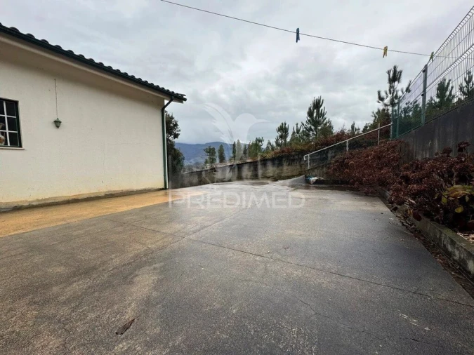 Moradia T3 para Venda em Serpins Foto 3