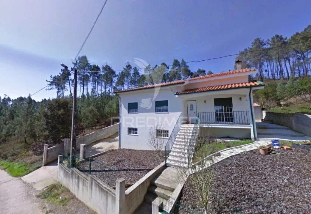 Moradia T3 para Venda em Serpins Foto 1