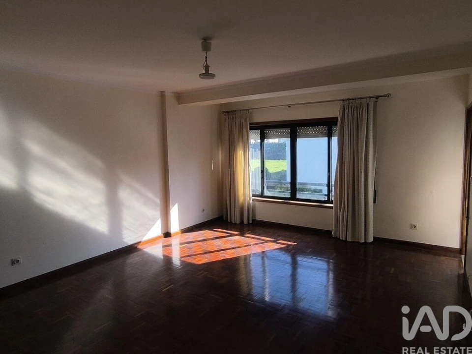 Apartamento T3 para Arrendamento em Paranhos Foto 9
