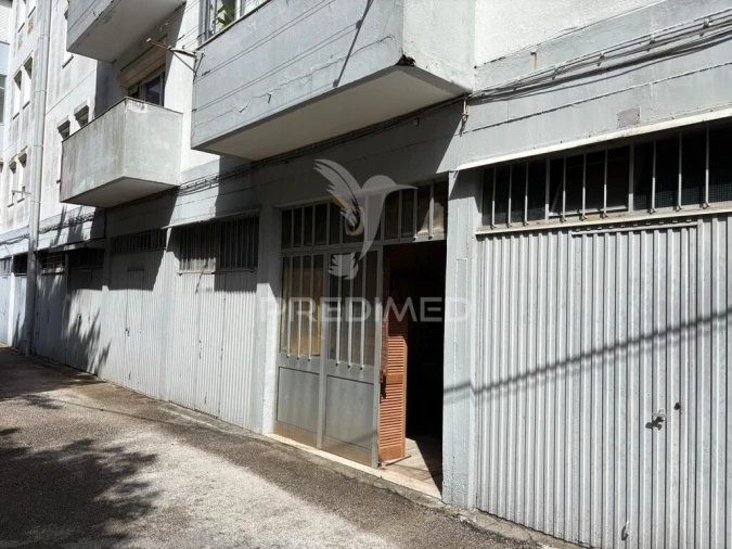 Garagem para Venda em Agualva e Mira-Sintra Foto 1