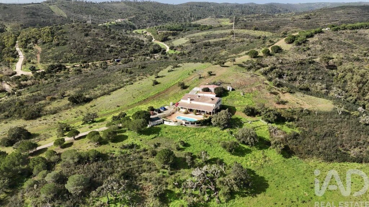 Quinta T4 para Venda em Bensafrim e Barão de São João Foto 1