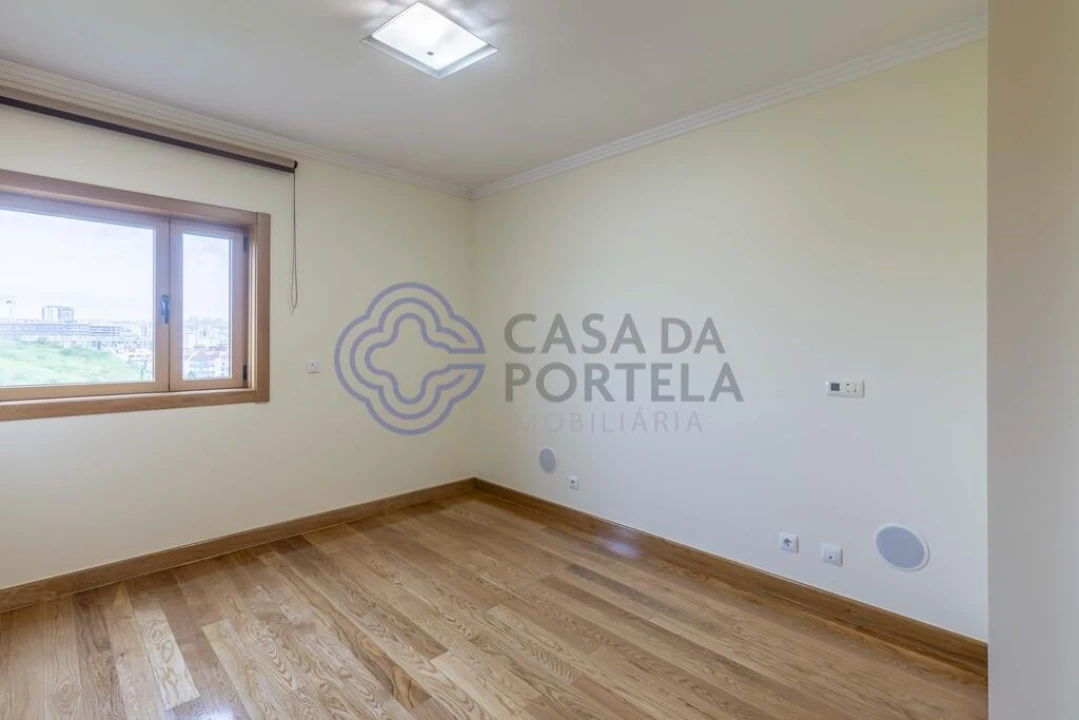 Apartamento T4 para Venda em Algés, Linda-A-Velha e Cruz Quebrada-Dafundo Foto 13