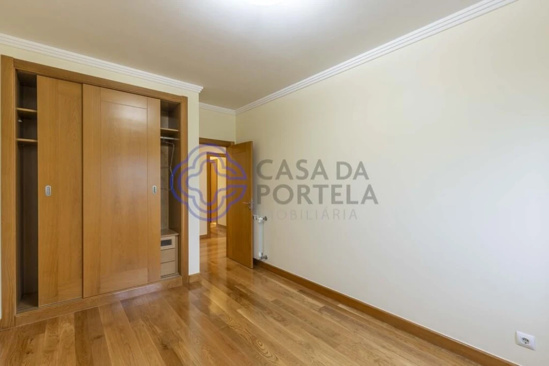 Apartamento T4 para Venda em Algés, Linda-A-Velha e Cruz Quebrada-Dafundo Foto 24