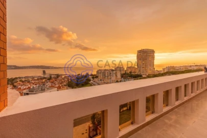 Apartamento T4 para Venda em Algés, Linda-A-Velha e Cruz Quebrada-Dafundo