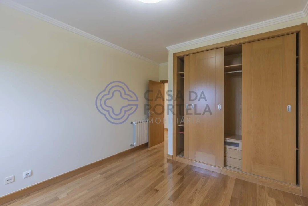 Apartamento T4 para Venda em Algés, Linda-A-Velha e Cruz Quebrada-Dafundo Foto 27