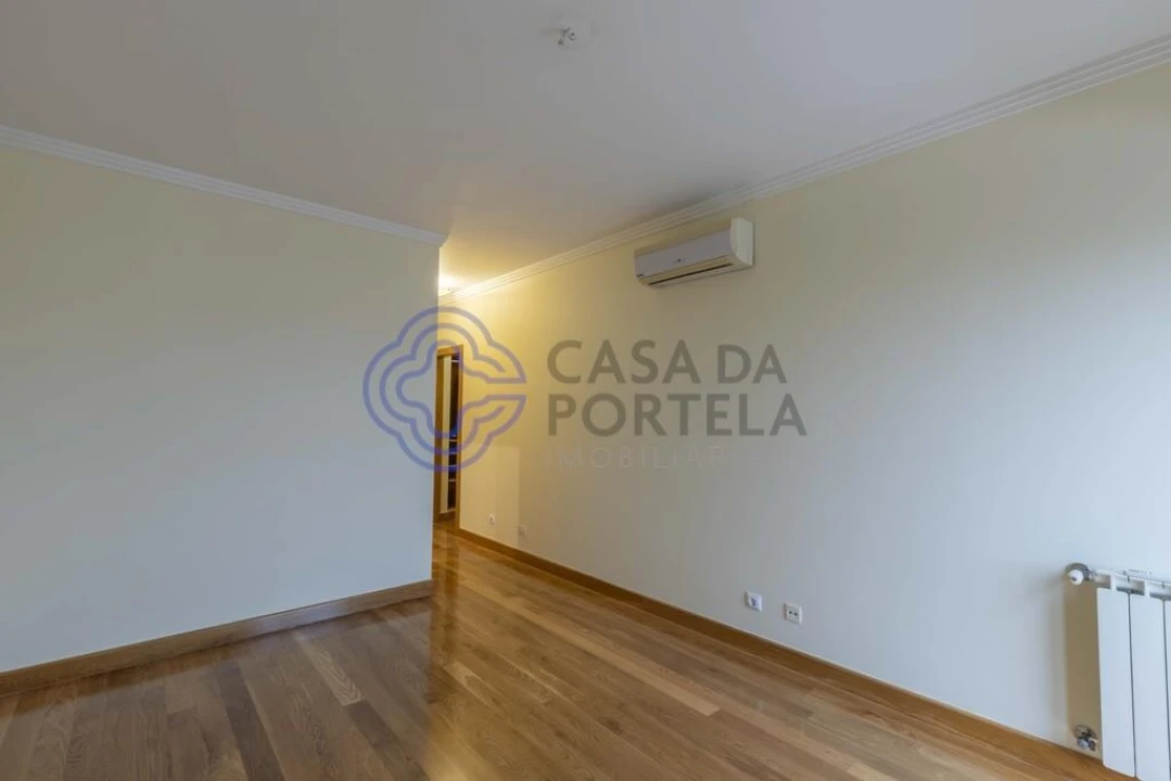 Apartamento T4 para Venda em Algés, Linda-A-Velha e Cruz Quebrada-Dafundo Foto 33