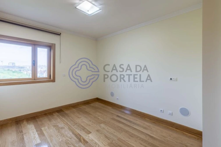 Apartamento T4 para Venda em Algés, Linda-A-Velha e Cruz Quebrada-Dafundo Foto 13