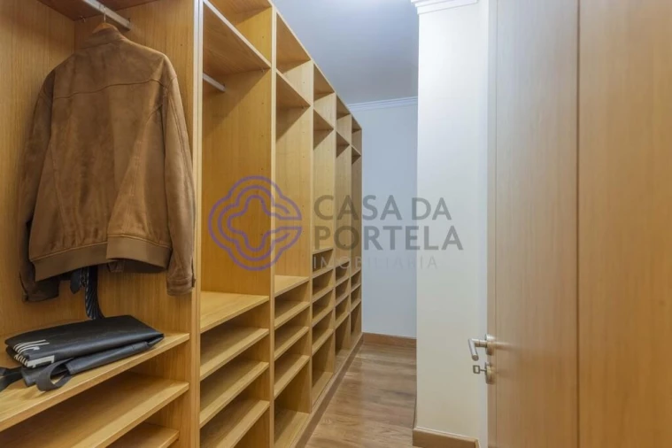 Apartamento T4 para Venda em Algés, Linda-A-Velha e Cruz Quebrada-Dafundo Foto 29