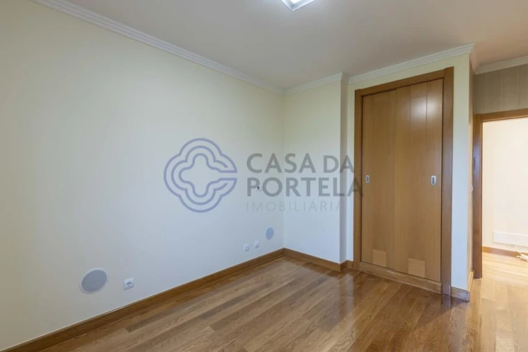 Apartamento T4 para Venda em Algés, Linda-A-Velha e Cruz Quebrada-Dafundo Foto 14