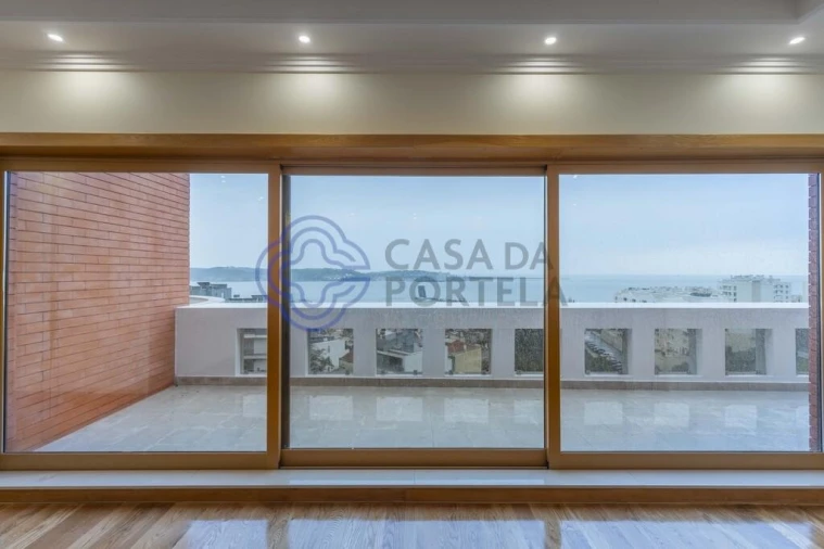 Apartamento T4 para Venda em Algés, Linda-A-Velha e Cruz Quebrada-Dafundo Foto 8