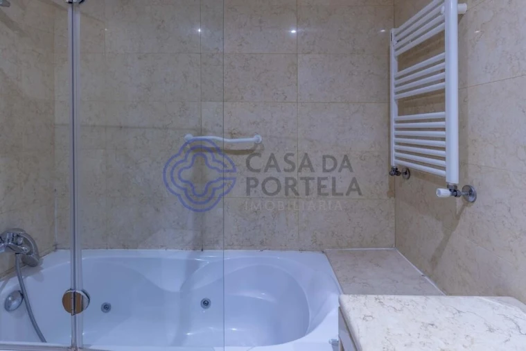 Apartamento T4 para Venda em Algés, Linda-A-Velha e Cruz Quebrada-Dafundo Foto 31