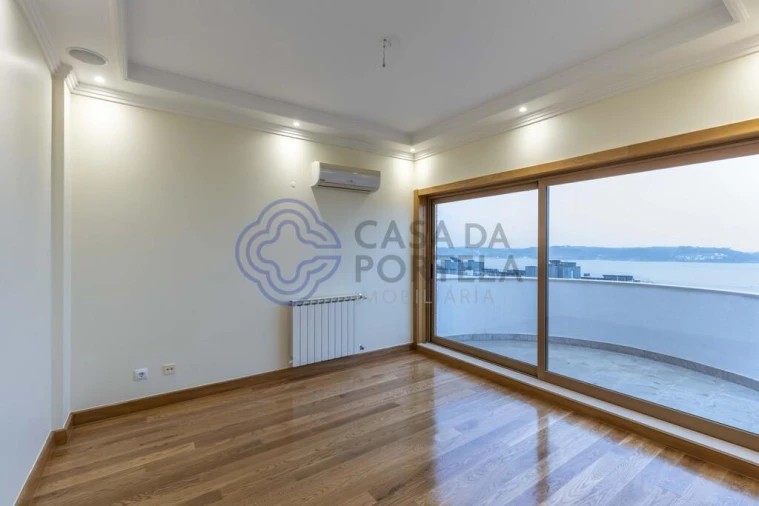 Apartamento T4 para Venda em Algés, Linda-A-Velha e Cruz Quebrada-Dafundo Foto 5