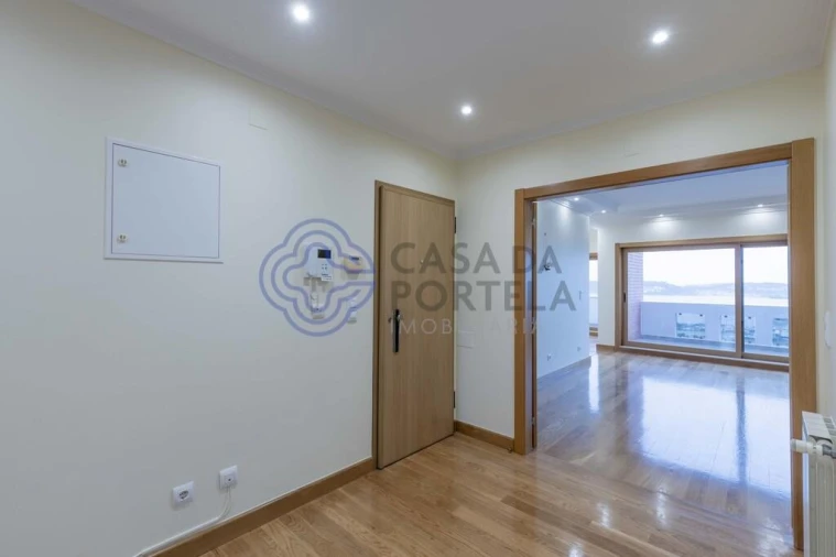 Apartamento T4 para Venda em Algés, Linda-A-Velha e Cruz Quebrada-Dafundo Foto 10