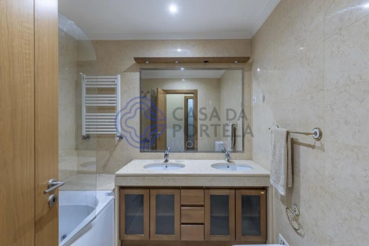 Apartamento T4 para Venda em Algés, Linda-A-Velha e Cruz Quebrada-Dafundo Foto 30