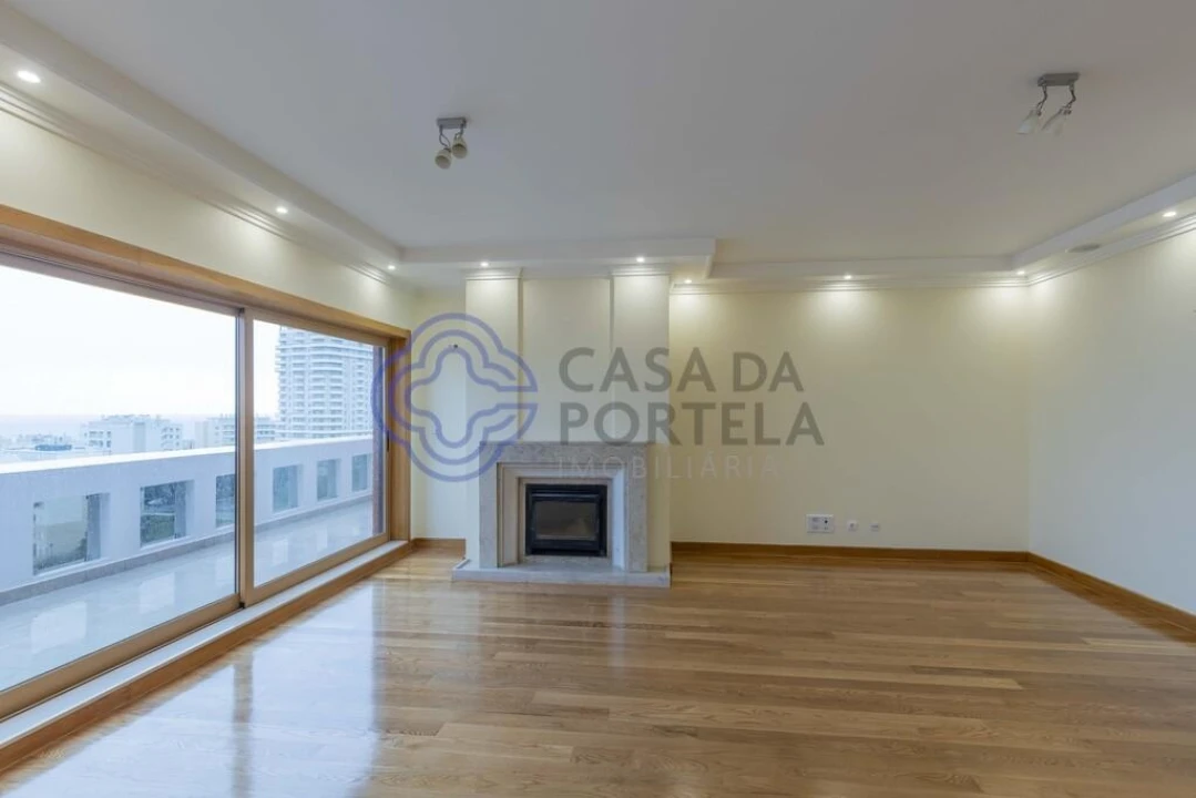 Apartamento T4 para Venda em Algés, Linda-A-Velha e Cruz Quebrada-Dafundo Foto 9