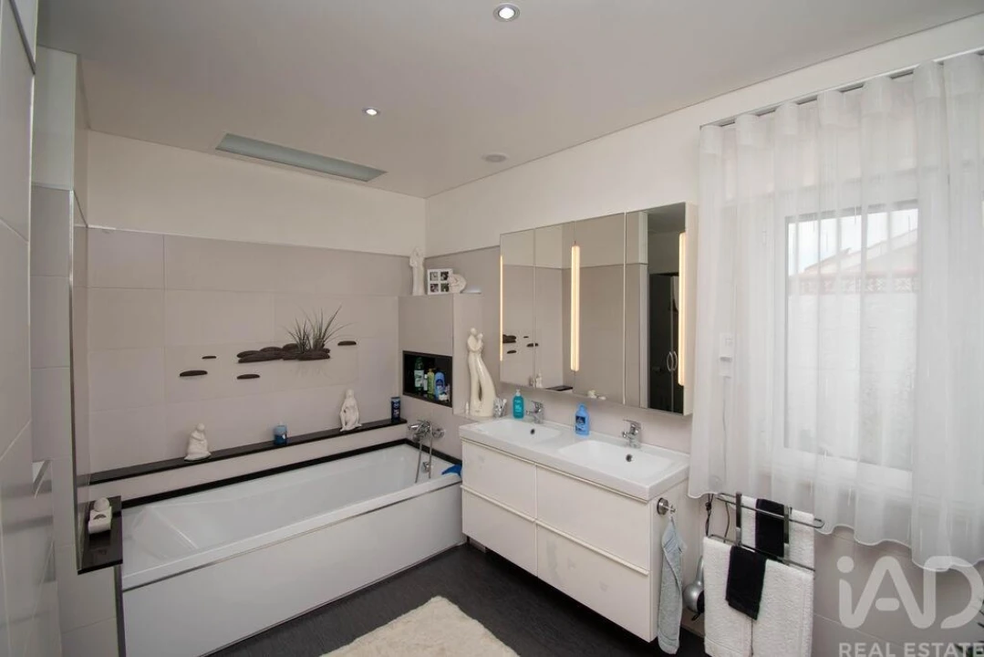 Moradia T3 para Venda em Vieira de Leiria Foto 16