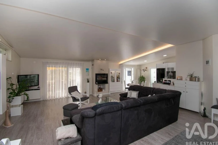 Moradia T3 para Venda em Vieira de Leiria Foto 6