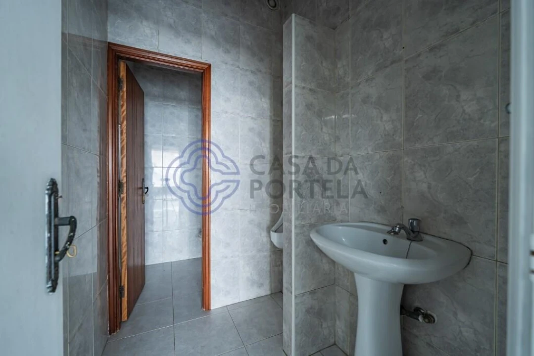 Escritório para Arrendamento em São Mamede de Infesta e Senhora da Hora Foto 9