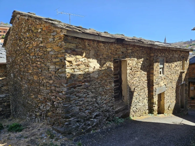 Moradia T3 para Venda em Sobral de São Miguel Foto 3