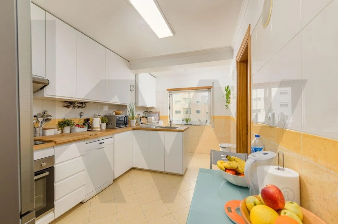 Apartamento T2 para Arrendamento em Carnaxide e Queijas Foto 8