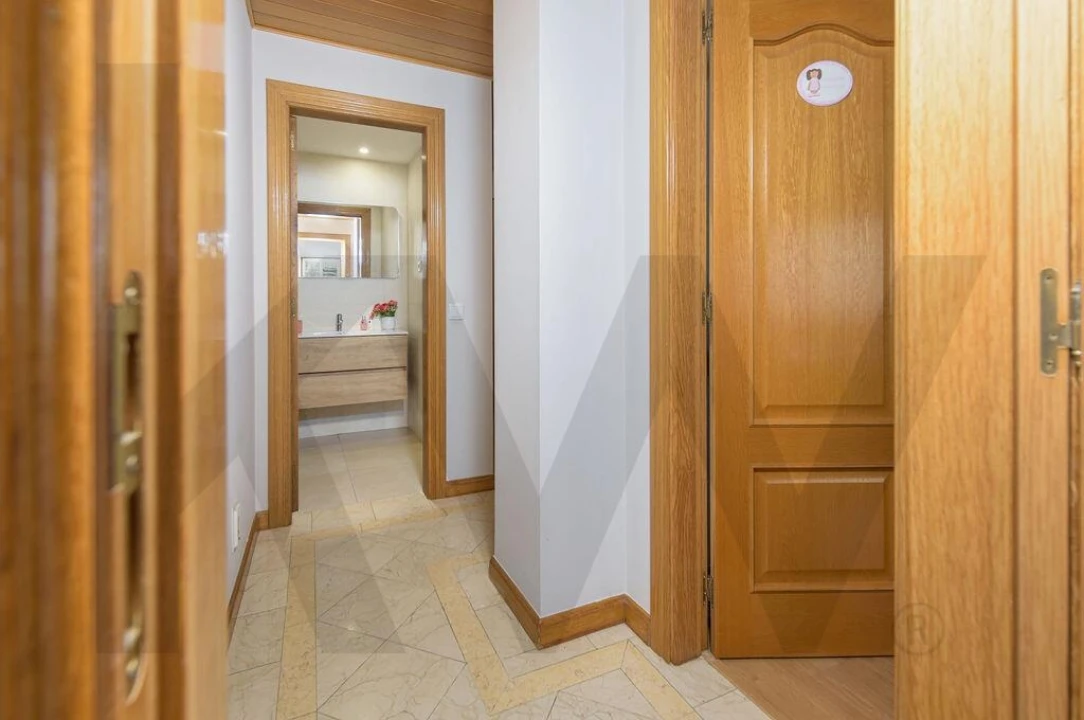 Apartamento T2 para Arrendamento em Carnaxide e Queijas Foto 9