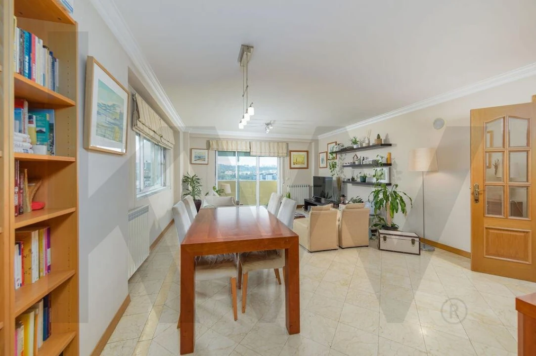 Apartamento T2 para Arrendamento em Carnaxide e Queijas Foto 4