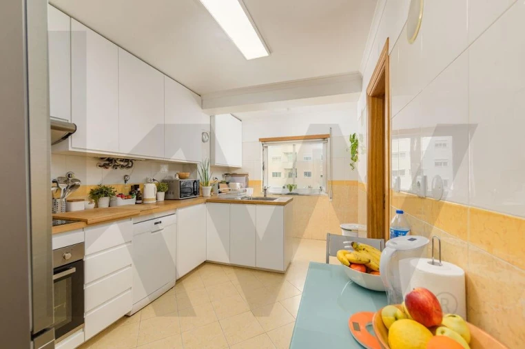 Apartamento T2 para Arrendamento em Carnaxide e Queijas Foto 8