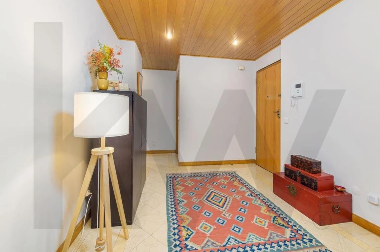 Apartamento T2 para Arrendamento em Carnaxide e Queijas Foto 2