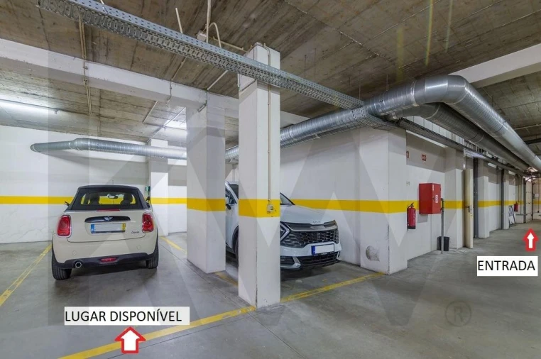 Apartamento T2 para Arrendamento em Carnaxide e Queijas Foto 15