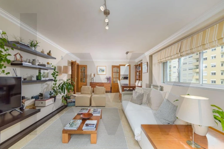 Apartamento T2 para Arrendamento em Carnaxide e Queijas Foto 5