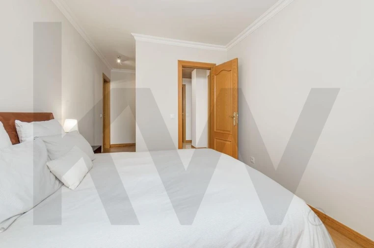 Apartamento T2 para Arrendamento em Carnaxide e Queijas Foto 13