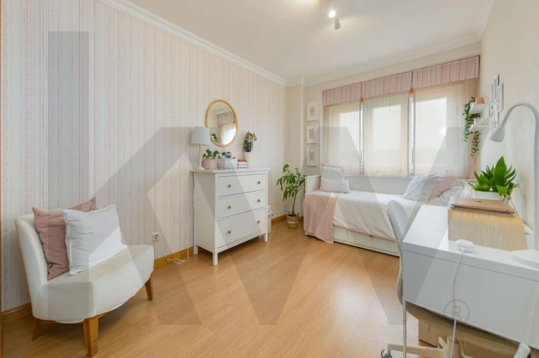 Apartamento T2 para Arrendamento em Carnaxide e Queijas Foto 11