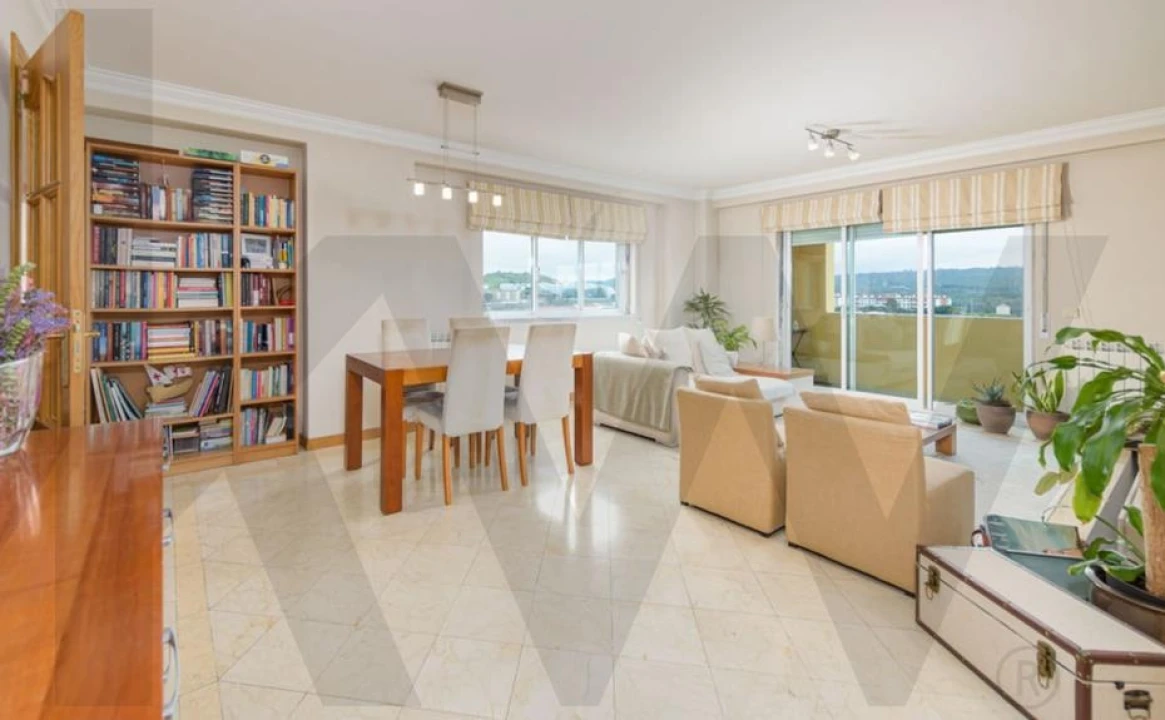 Apartamento T2 para Arrendamento em Carnaxide e Queijas Foto 3