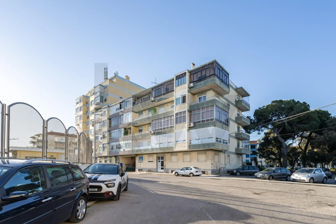 Apartamento T2 para Venda em Amora Foto 2