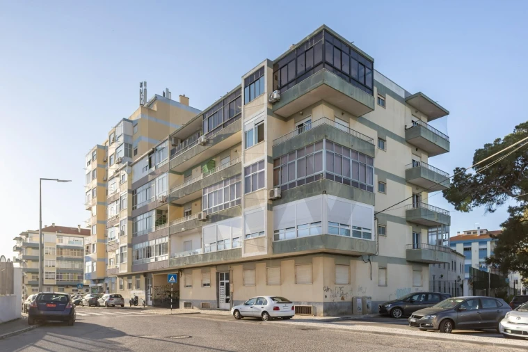 Apartamento T2 para Venda em Amora Foto 3