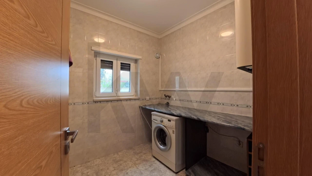 Moradia T4 para Arrendamento em Mafra Foto 18