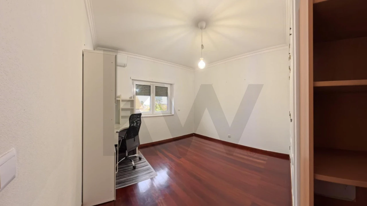 Moradia T4 para Arrendamento em Mafra Foto 13