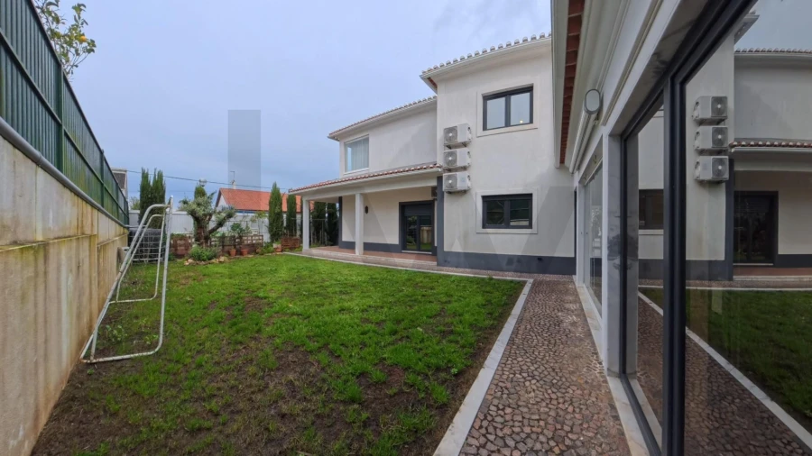 Moradia T4 para Arrendamento em Mafra Foto 37