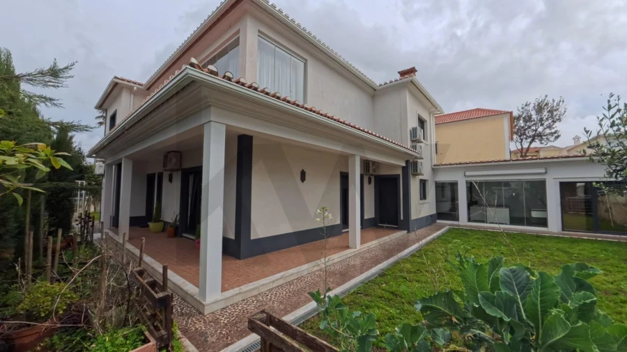 Moradia T4 para Arrendamento em Mafra Foto 39