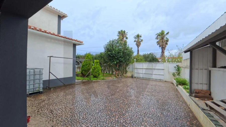 Moradia T4 para Arrendamento em Mafra Foto 40