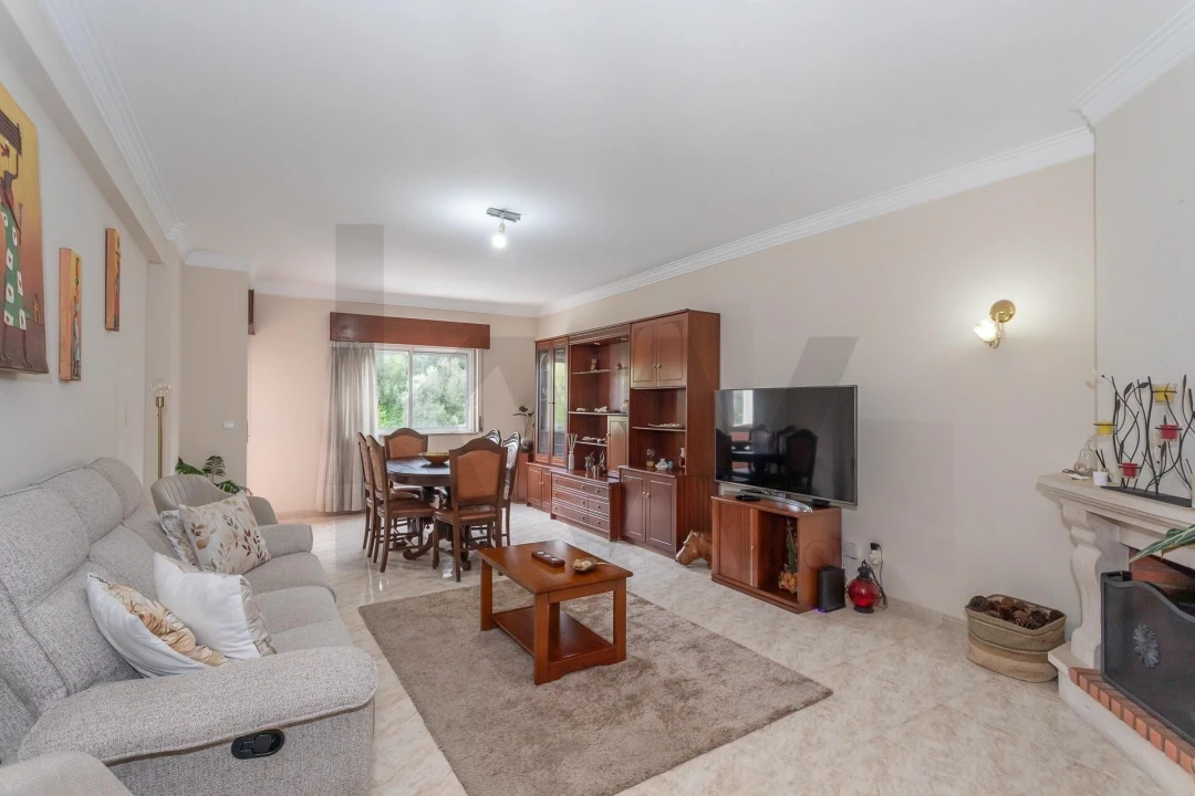 Apartamento T2 para Venda em Queluz e Belas Foto 4