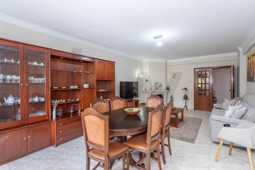 Apartamento T2 para Venda em Queluz e Belas Foto 6