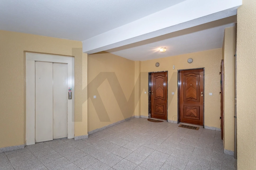 Apartamento T2 para Venda em Queluz e Belas Foto 27