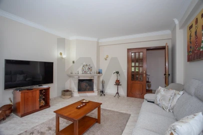 Apartamento T2 para Venda em Queluz e Belas